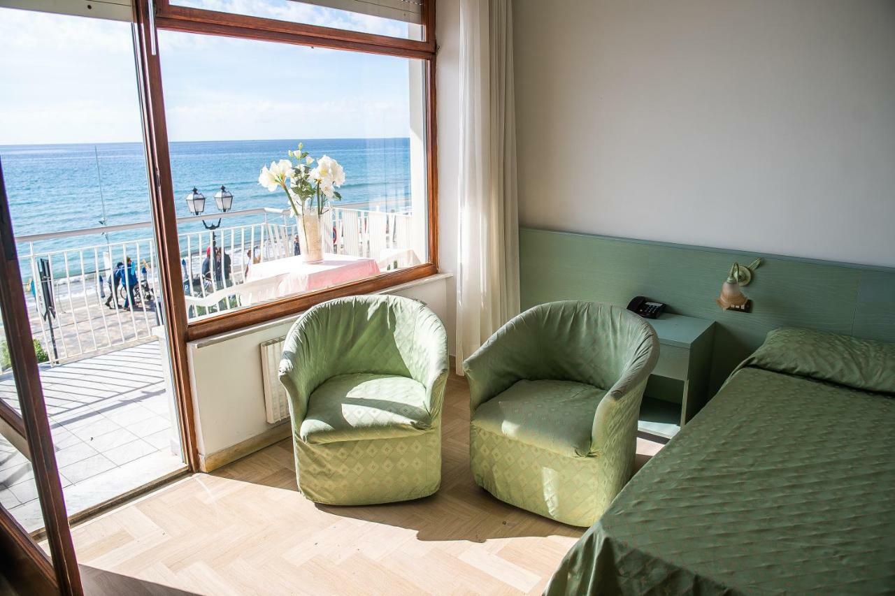 Hotel West End Alassio Exteriör bild
