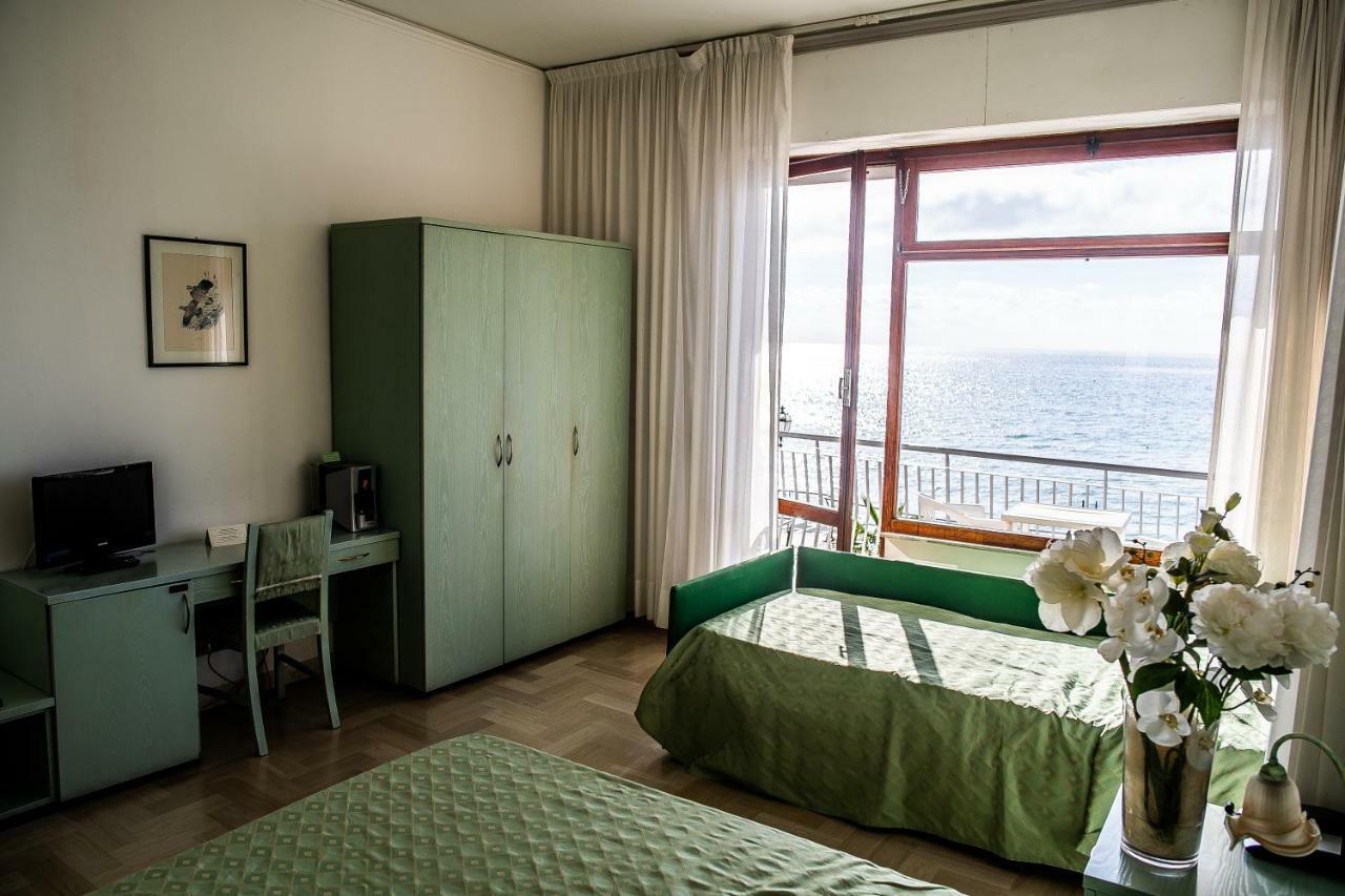 Hotel West End Alassio Exteriör bild